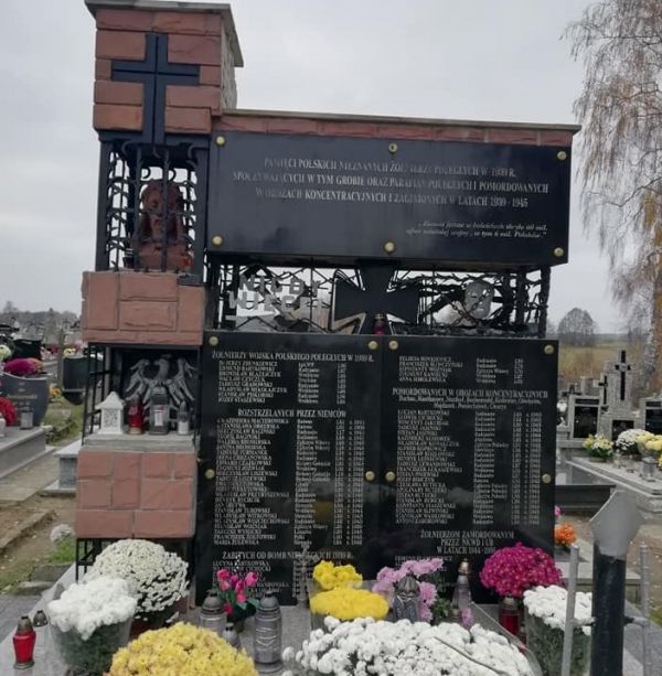 Pomnik poległych żołierzy w walce o wolność w Radzanowie